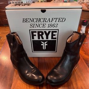 Melissa Button Short